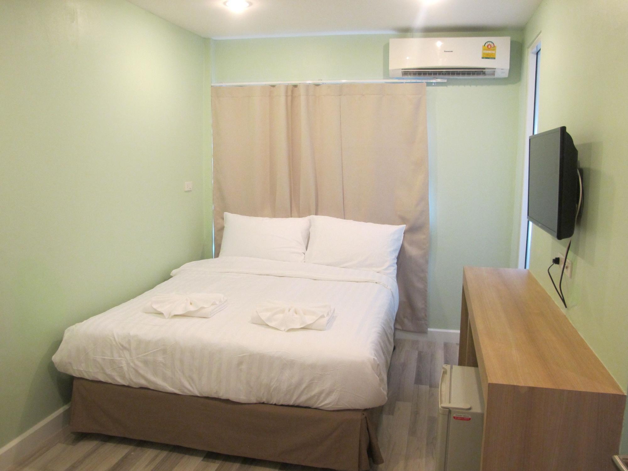 Hotel Nantra HHQ Extérieur photo