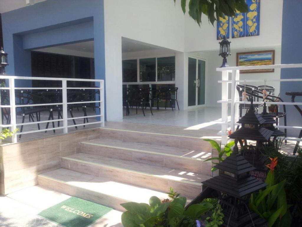 Hotel Nantra HHQ Extérieur photo